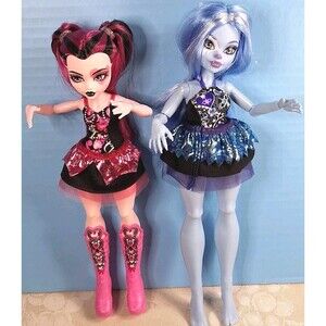 2 Monster High Dolls Draculaura and Abbey Bominable Skulltimate Mattel Toys
